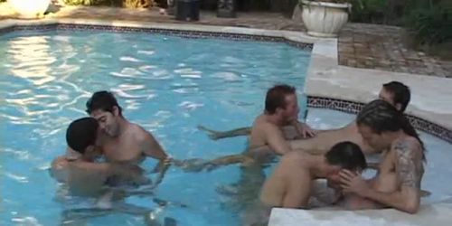 Hunk lances ass hole with cock