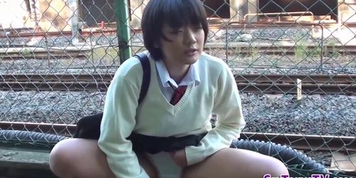 Japanese schoolgirls rub