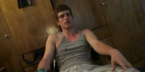 Twink likes some sex tricks