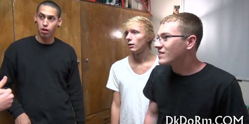 Gays have amazing group sex