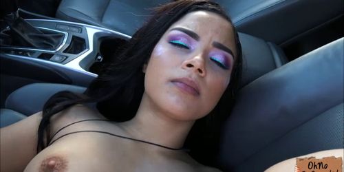 Sexy ebony babe Maya Bijou fucks in the strangers car