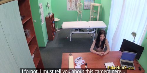 Dude playing doctor fuck brunette