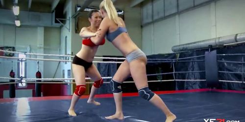 Kickboxing Lesbos Fight for Fun