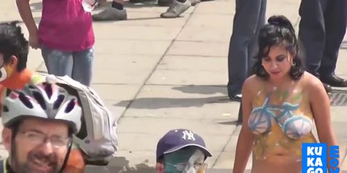 Mexicanas desnudas en la calle