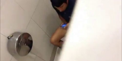 Str8 spy guy in public toilet