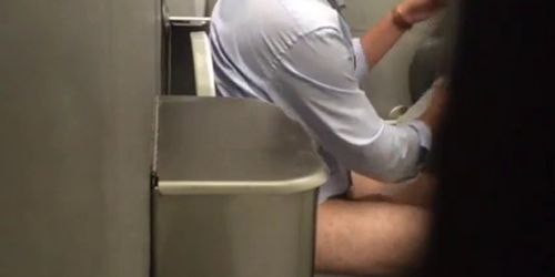 Str8 spy daddy in public toilet