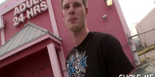 Inviting for a hot gay action