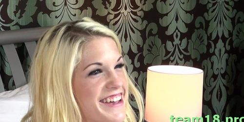 Glamour teen blonde rebecca  enjoys box licking