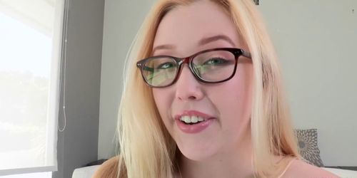 Flexible sizequeen teen in glasses facialized