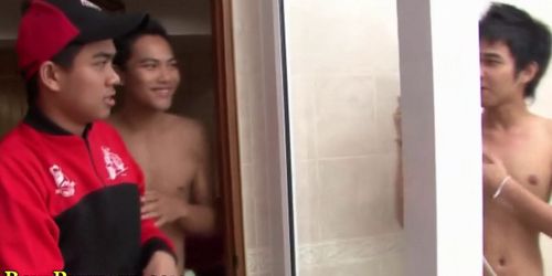 Barebacking twink creamed