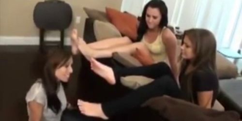 Mom needs daughter friends footsmell 2