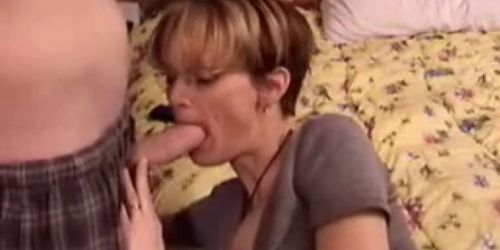 Elegant shorthaired mature blowjob and facial