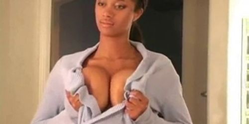 Nice Ebony Massage her Beautiful Tits