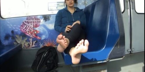 Teen Girl gives a Footshow in Train