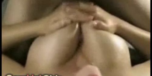 Wife gives perfect titjob