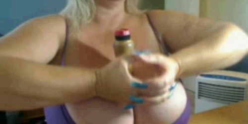 Hot Big Tits Mom in Webcam