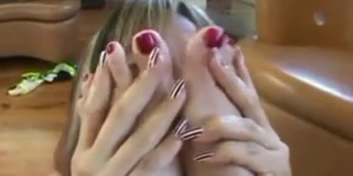 Toe sucking foot pussy fucking fetish lesbians