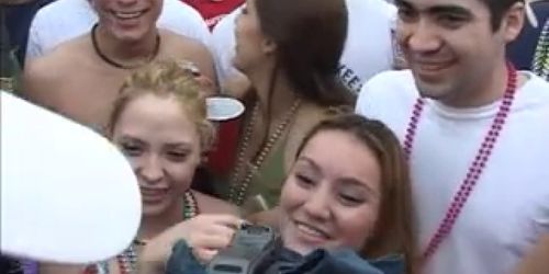 Drunk chicks flash tits at spring break