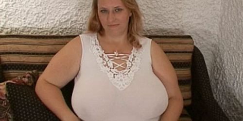 Mom with mega-saggy boobs