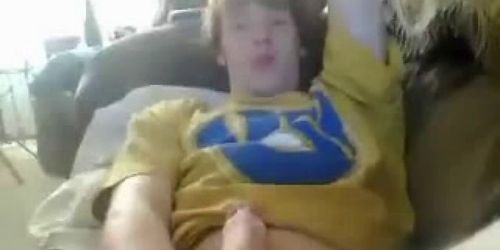 18yo twink jerks on cam