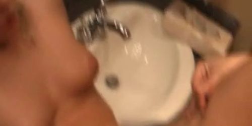 Young Couple Suck & Fuck In Bathroom