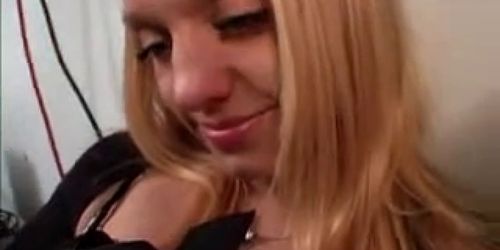 Amateur Blonde Teen Condom Fuck Massive Cumshot