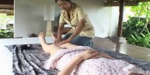 YOSHIKAWA Maiko massage