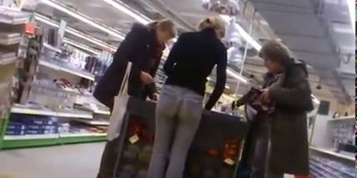 Milf Booty on Display in Tight Jeans