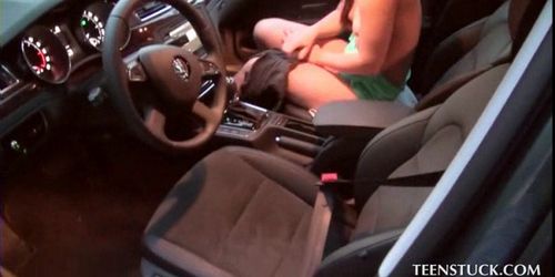 Perky teen eats and humps shaft in the car