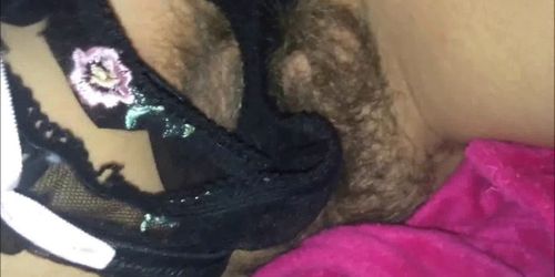 Ejaculating on a really hairy pussy