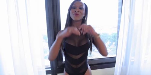 Stunning ebony tgirl stroking her bbc