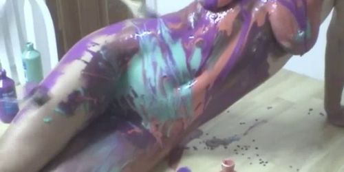 Naked Babe Gets Messy Bodypaint