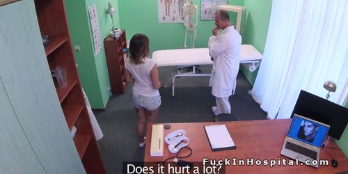 Petite big ass patient bangs her doctor