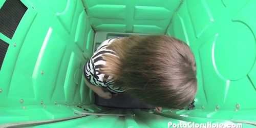 Porta Gloryhole Chubby cock sucker in public