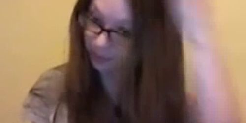 Nerdy Webcam Teen Masturbates On Cam