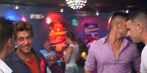 Massive hunk gives a crazy fuck