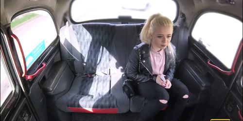 Blonde Russian teen Anna Rey recieves cum in mouth