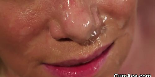 Peculiar stunner gets jizz shot on her face swallowing 