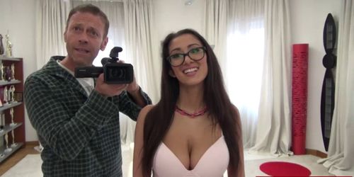 Teen Darcia Lee enjoys sucking and riding two big cocks (Rocco Siffredi)