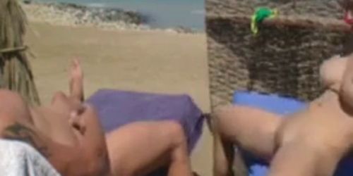 beach blow and masturbation