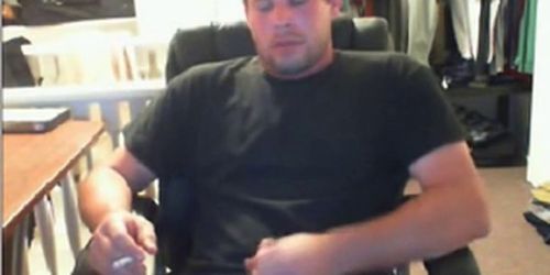 Hot straight guy on cam jacks off and cums