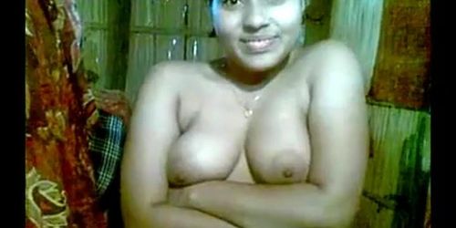 Cute Indian Girl expose her hot boobs