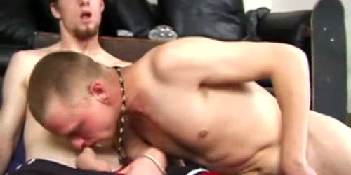 Young straight amateurs maturbate together