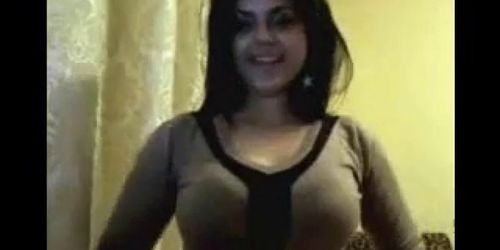 Sweet Girl Flashing Her Tits