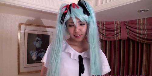 Cosplay Hatsune Miku gets creampie