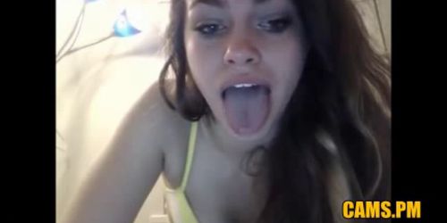 18 Yrs Webcam Girl Spreading Ass And Pussy