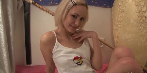 petite hot teen nicolette solo