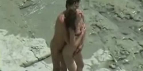 Couple fucking: beach voyeur video