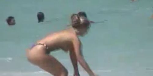 Breasts and asses - beach voyeur video