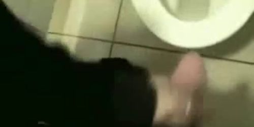 EMO GOTCH CHICK GIVES HANDJOB IN TOILET